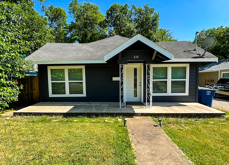 Private rental front of house